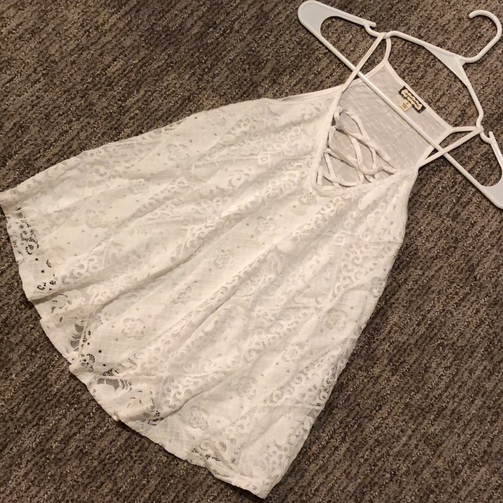 White lace tank top